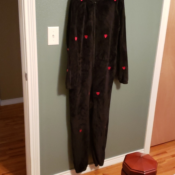 💥Sold💥Victoria's secret pink onesie and slippers - Picture 8 of 8